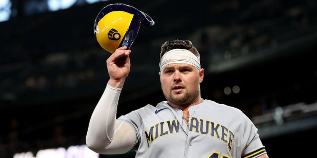 Luke Voit celebrates home run