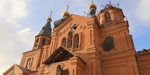 Mariupol, Ukrayna kiliseyi bombaladı