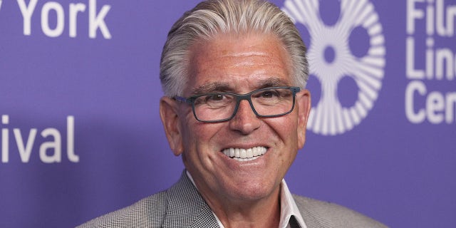 Mike Francesa sonríe