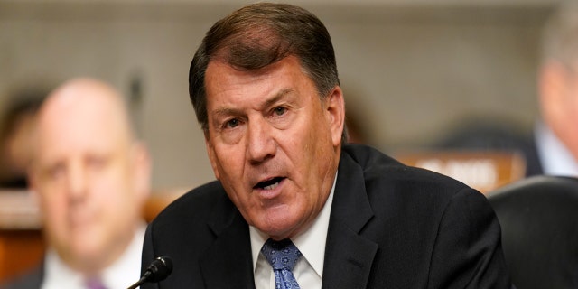 Mike Rounds senate Armed Serviced Committee hearing 18-year-old military recruit