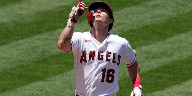 Mickey Moniak points to sky