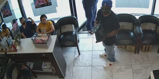 Man attempts to hold up Atlanta nail salon