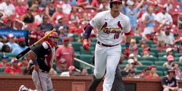 Nolan Gorman tosses bat after hitting home run