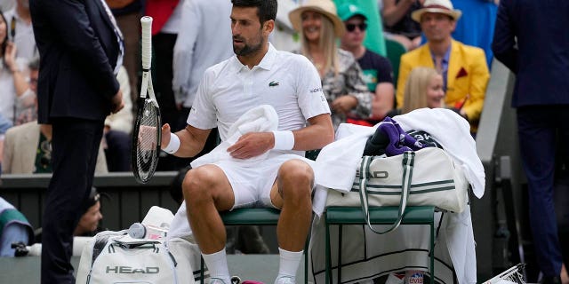 Djokovic gets a new racket