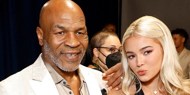 Olivia Dunne y Mike Tyson