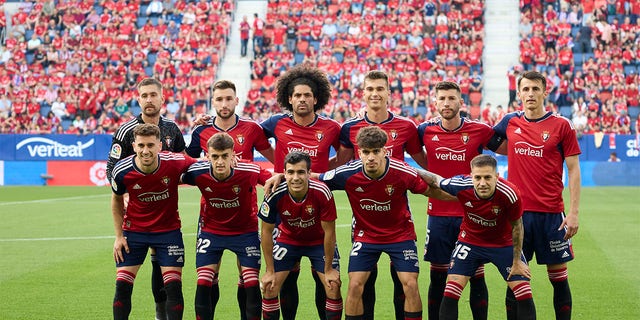 Osasuna players pose