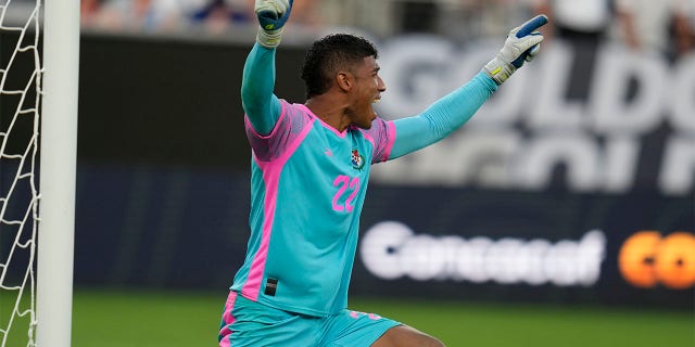 Orlando Mosquera celebrates