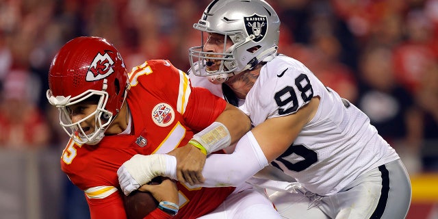 Patrick Mahomes sacked by Maxx Crosby