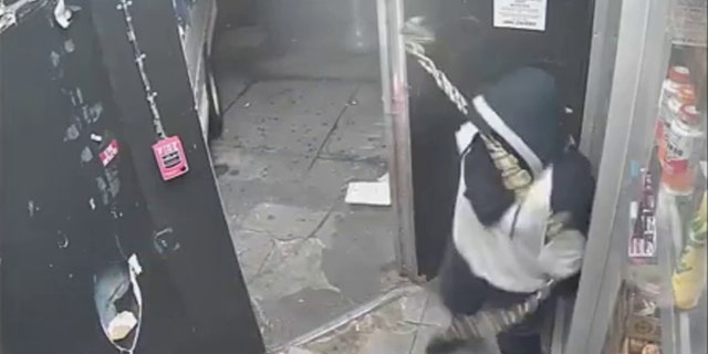 suspect holding chain