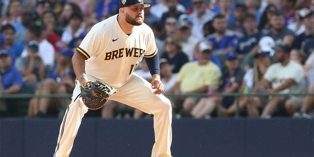 Rowdy Tellez plays defense