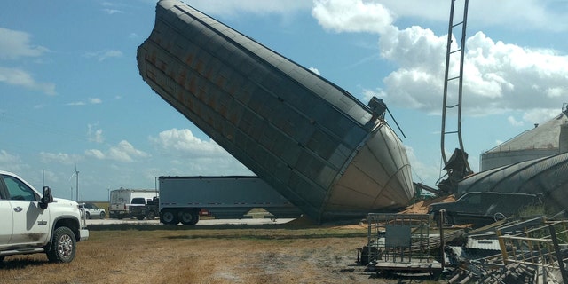 Collapsed grain structure