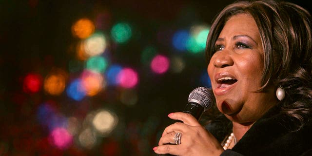 Aretha Franklin singing