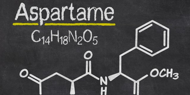 Aspartame chemical makeup