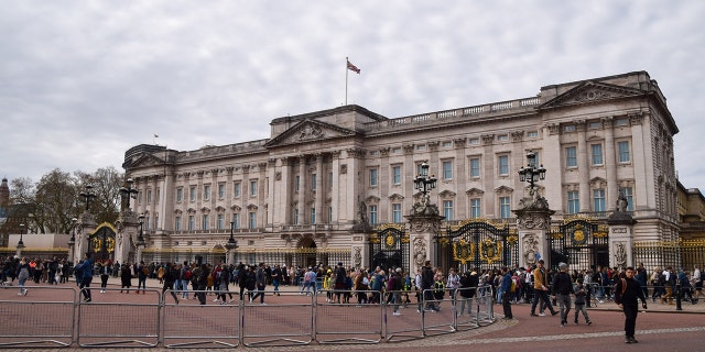 An exterior view of Buckingham Palace