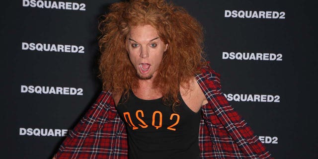 Carrot Top striking a pose
