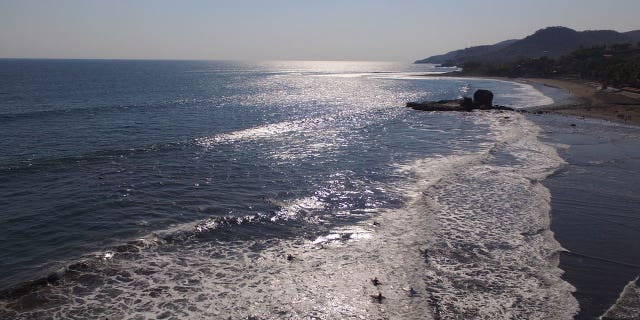el salvador coast
