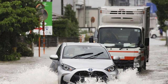 überflutete Straße in Japan