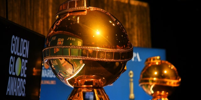 Golden Globe Award statue