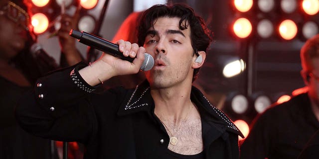 Joe Jonas performing