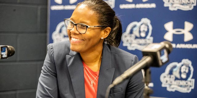 Nikki McCracy-Penson in conferenza stampa