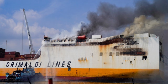 New Jersey cargo ship fire
