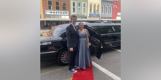 NICU dressed up for prom in Tennessee 