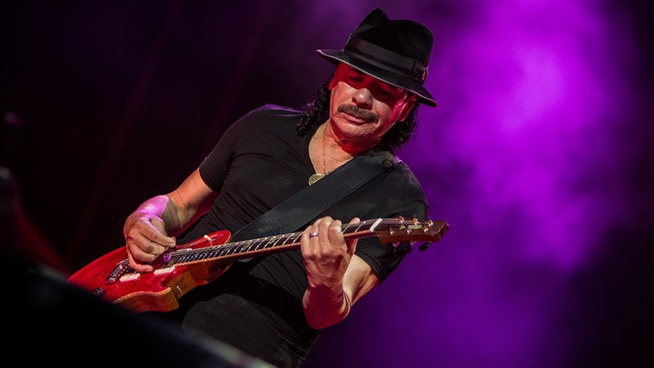 Carlos Santana recuerda el momento en que dejó boquiabierto a Jimi Hendrix: «Me lo quedo»