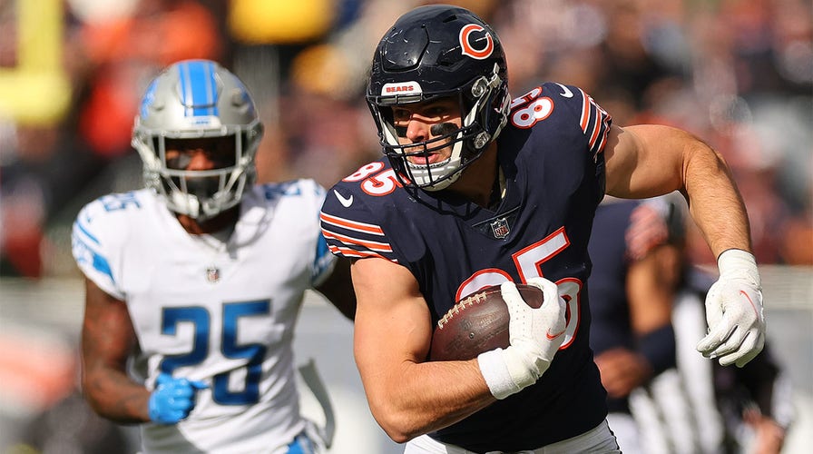 Bears sign Cole Kmet to four-year contract extension