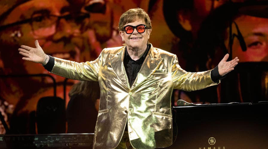 Pat Boone shares the ‘little bone’ he had to pick with Elton John