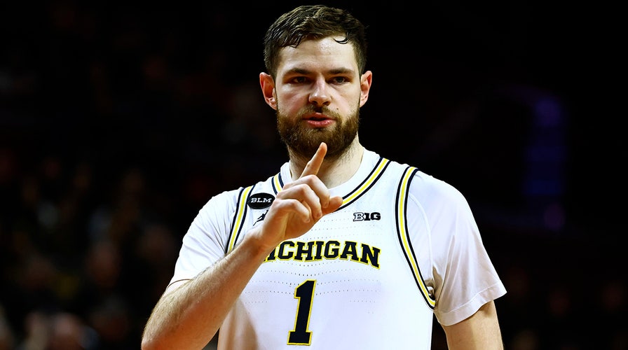 Kansas' Hunter Dickinson Calls Michigan 'fake Midwest' After Transfer ...