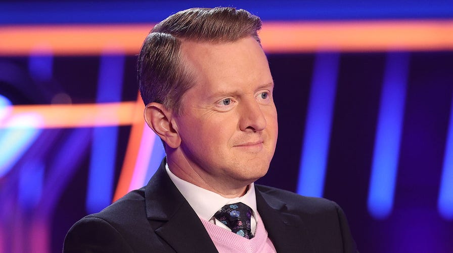 'Jeopardy!' host Ken Jennings joins fans in disbelief as contestants ...