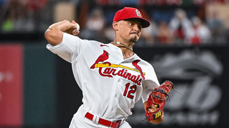 Cardinals trade Jordan Hicks, Jordan Montgomery ahead of deadline