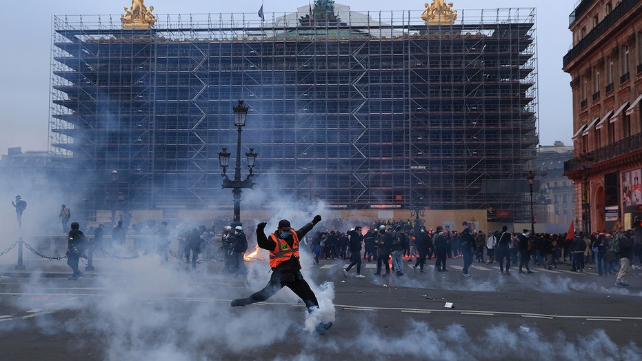 French proposal that would allow police to remotely tap into cameras, microphones up for vote