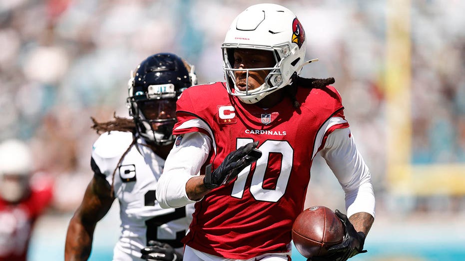 BREAKING: DeAndre Hopkins Signing With Titans  Tennessee Titans News &  Contract Details 