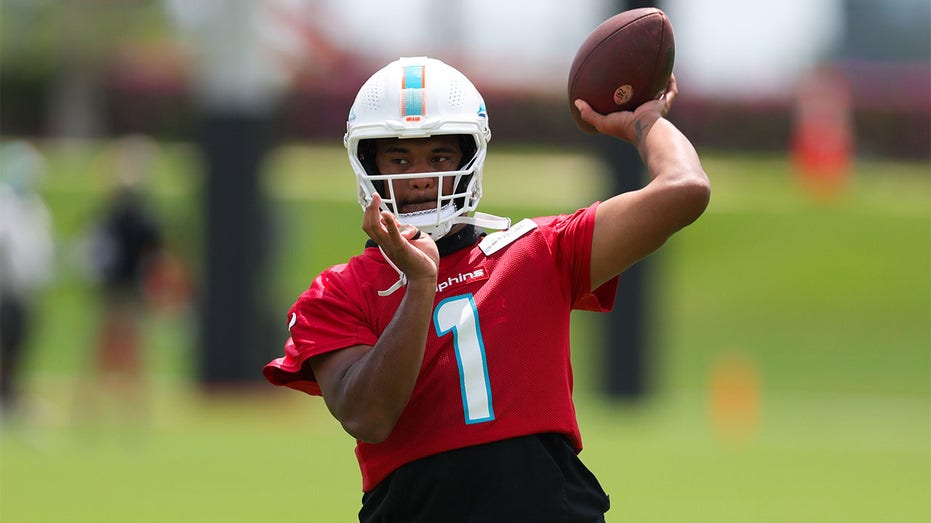 Michael Vick says Dolphins quarterback Tua Tagovailoa needs to bulk up,  avoid hits