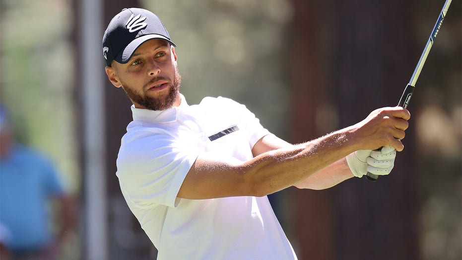 Steph Curry impresses with one-over 71 in professional tournament