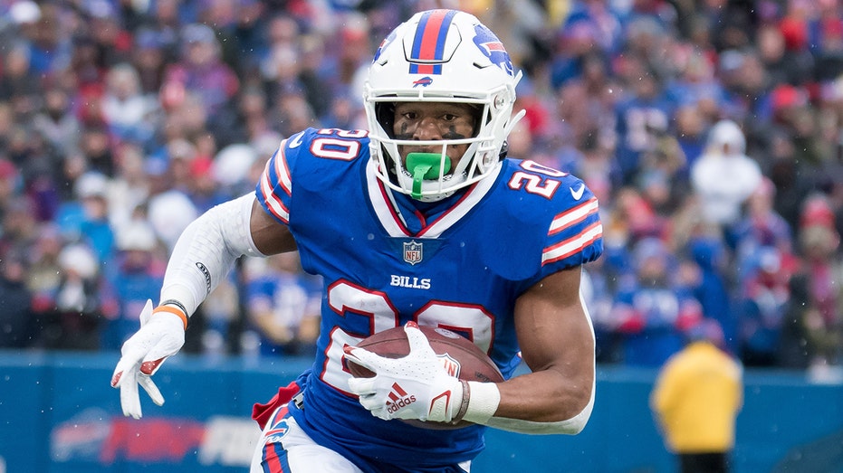 Bills RB Nyheim Hines will miss the season after being hit by a jet ski, AP  source says - ABC News