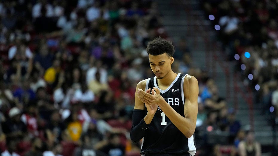 Spurs' Victor Wembanyama drops 27 points in NBA Summer League loss