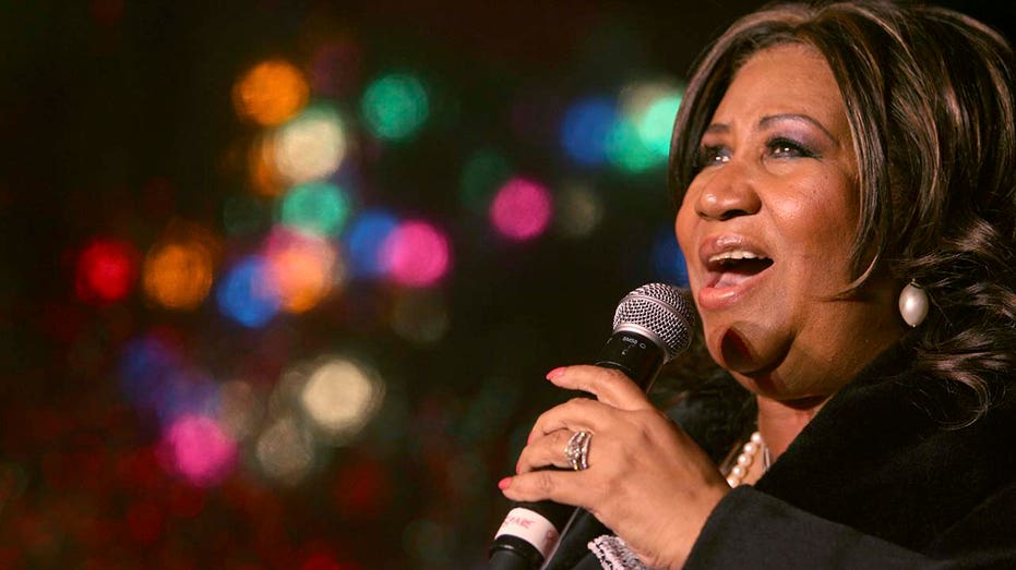 Aretha Franklin singing