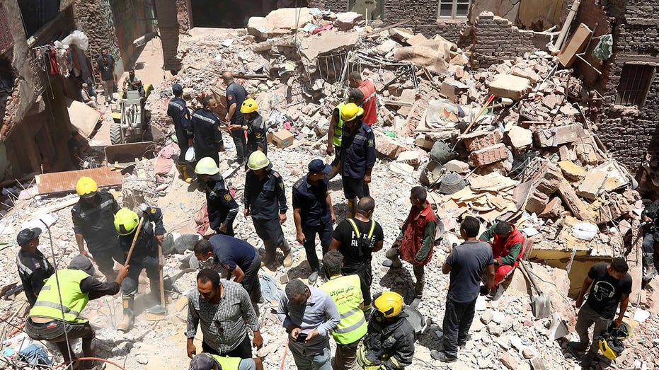 9 dead in Cairo following a 5-story apartment building collapse