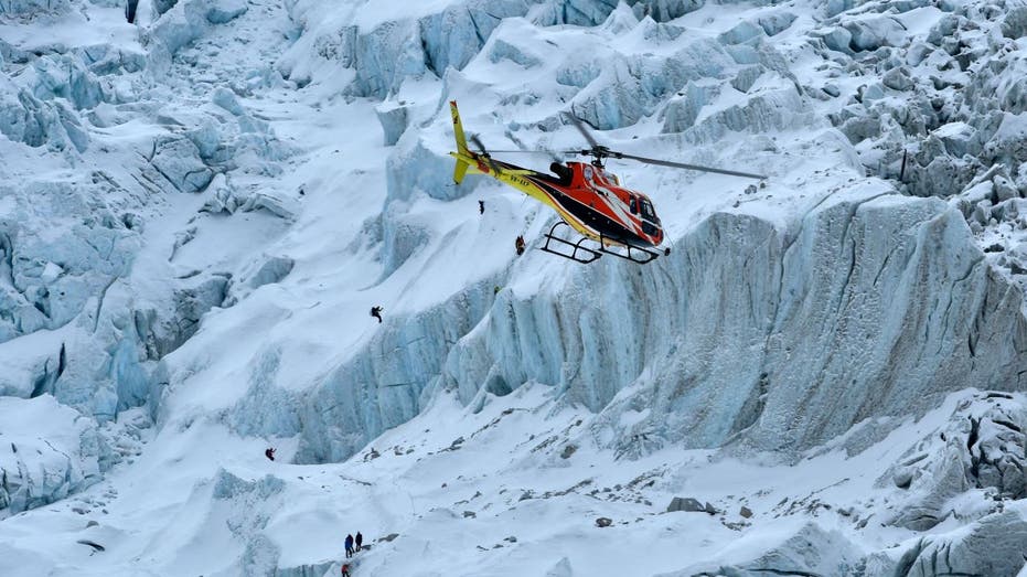 6 killed in Nepal after sightseeing helicopter crashes near Mount Everest