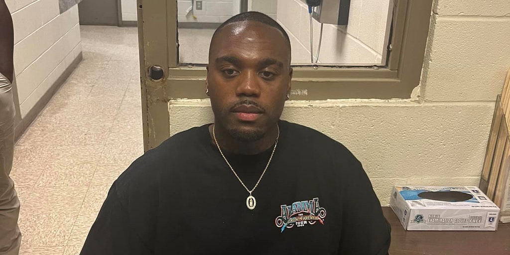 Wanted Georgia man arrested after applying for job at Arkansas police department - Vimarsana News
