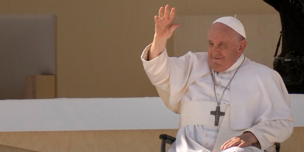 Pope Francis urges young people to 'change the world' at World Youth Day, announces South Korea as next host - Vimarsana News