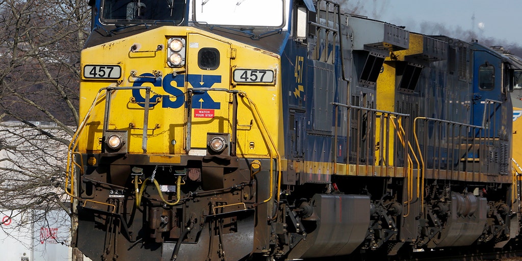 Largest US railroad union wants regulators to ensure conductors are properly trained following 2 recent deaths - Vimarsana News