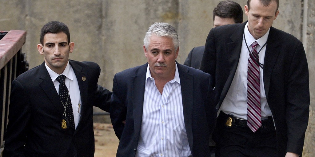 Ex-NY police chief who led Gilgo Beach murders probe arrested for allegedly soliciting sex at Long Island park - Vimarsana News