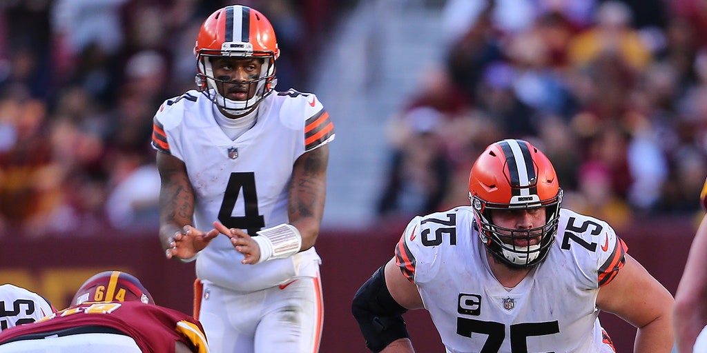 Joel Bitonio calls out Eagles for cheap shots on Deshaun Watson