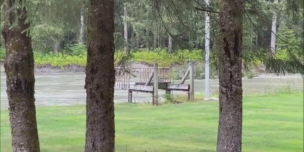Alaska river floods after Suicide Basin broke in Mendenhall Glacier - Vimarsana News