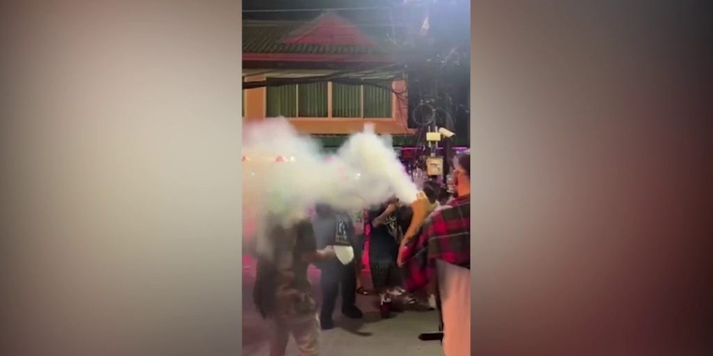 American tourist forced to apologize in Thailand after blowing marijuana smoke on crowded street - Vimarsana News