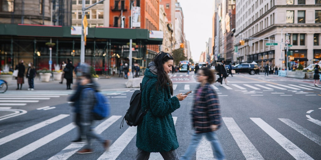 Young people are more likely to fall while texting and walking, new study says - Vimarsana News