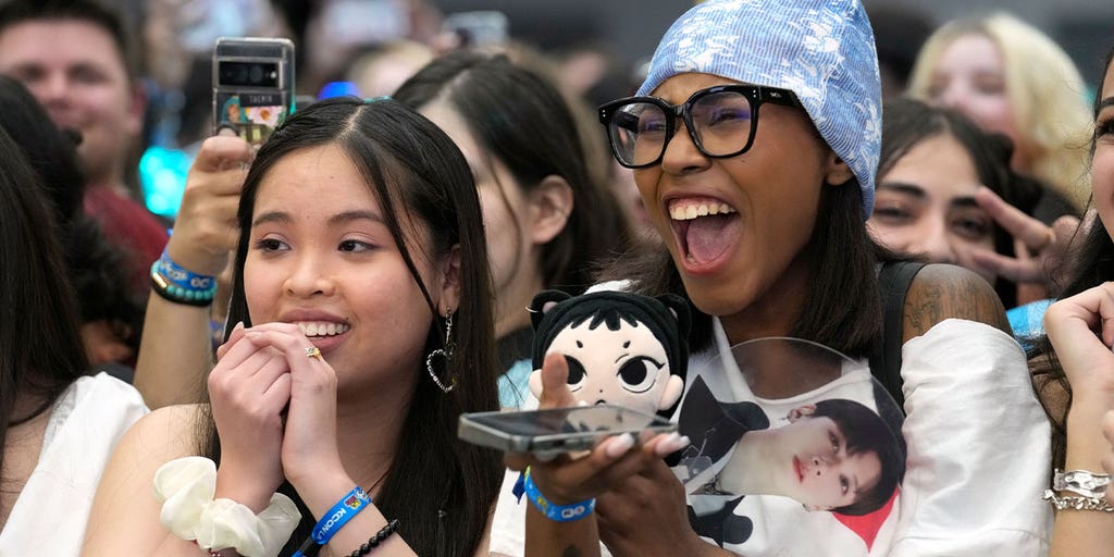 2023 LA KCON takes off with 140,000 diehard K-pop fans - Vimarsana News